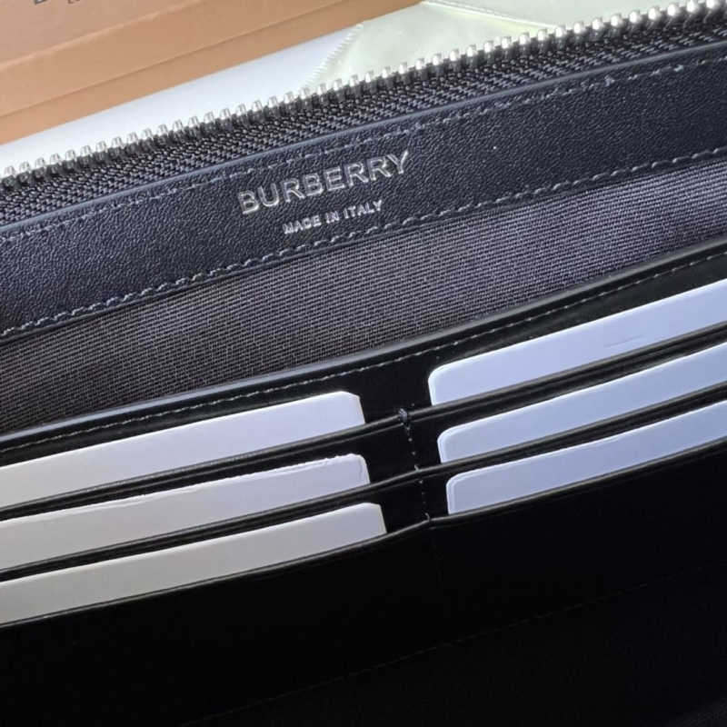 Bv*b*rry wallets